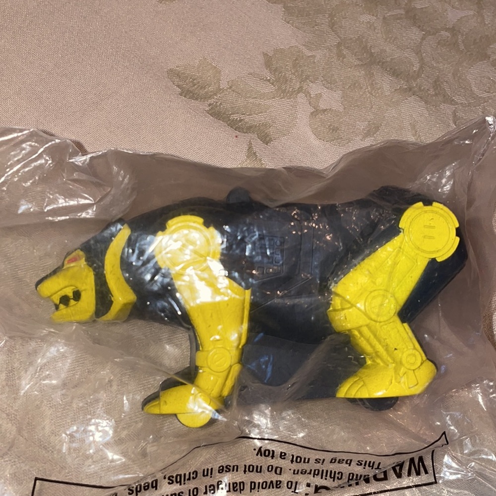 1994 Mighty Morphin Power Ranger Toy - Yellow Ranger - Picture 6 of 8